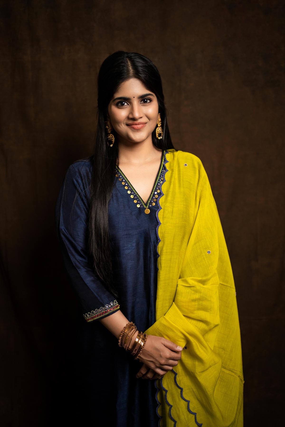 MEGHA AKASH  IN NAVY BLUE MOGRA KURTA SET